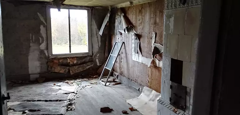 Why Selling a Distressed House Through Traditional Methods Fails in New Hampshire